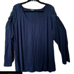 18-20 - BloomChic Cold Shoulder Top